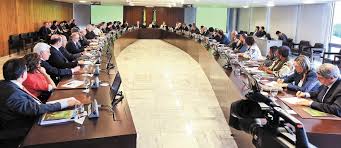 Apoio ao número máximo de 20 ministérios no Brasil - PEC 299/13