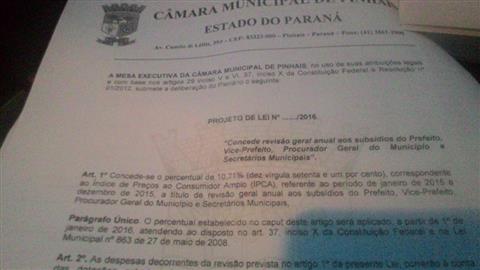 Contra reajuste dos Vereadores e chefes do Executivo de Pinhais